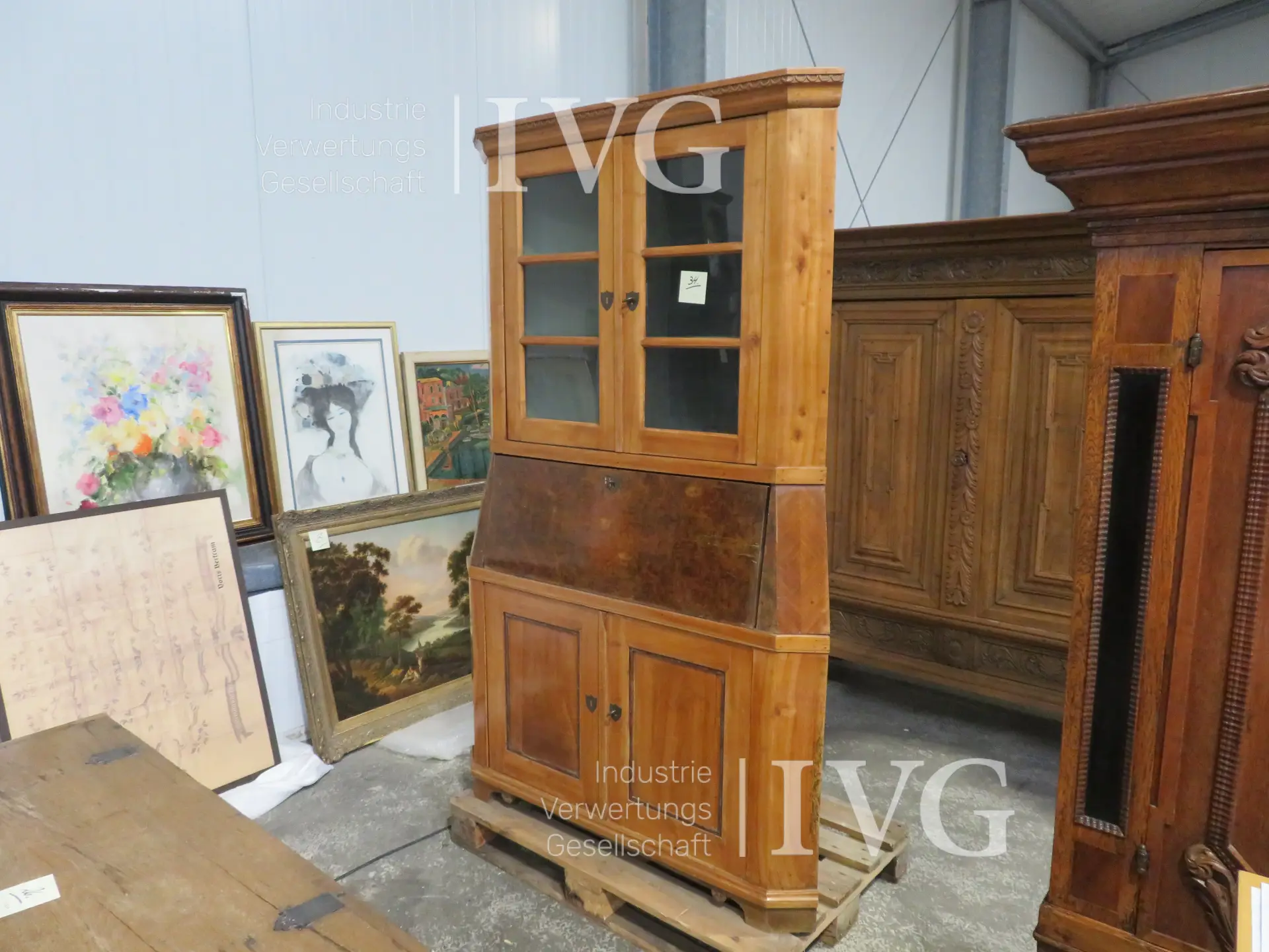 Eckschrank / Vitrine